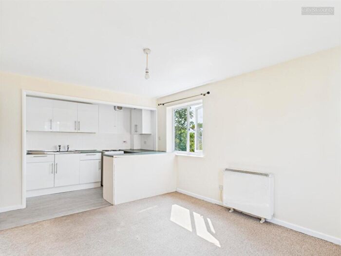 1 Bedroom Flat To Rent In Chantry Close, Peterborough, PE1