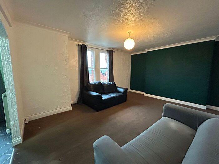 2 Bedroom Flat To Rent In Swinley Road, Wigan, WN1