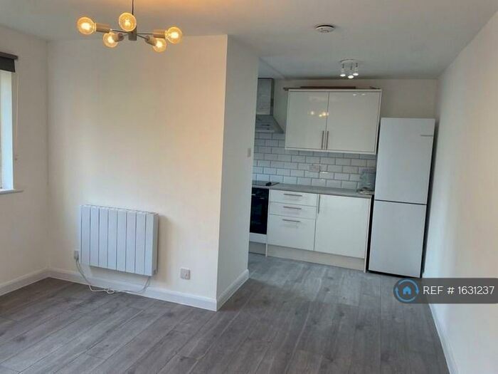 1 Bedroom Flat To Rent In Grantley House, London, SE14
