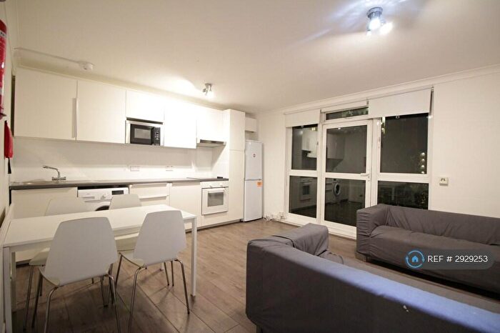 3 Bedroom Flat To Rent In Trimdon, London, NW1