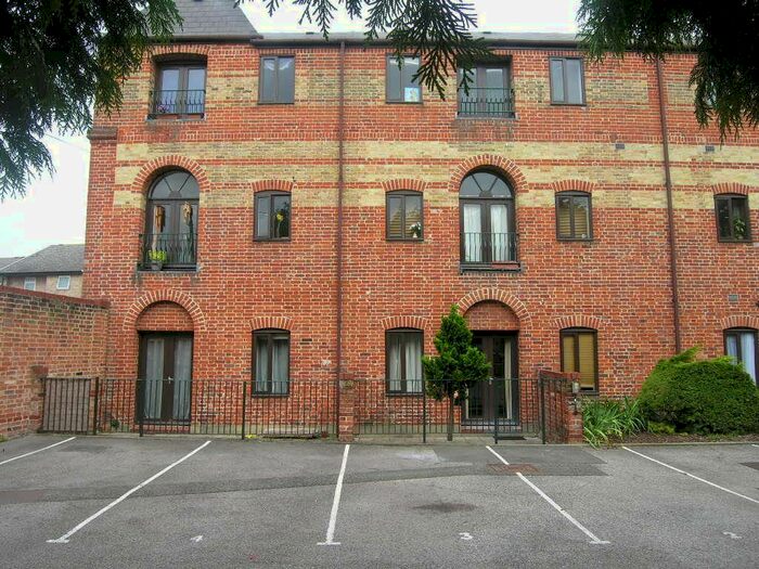 2 Bedroom Flat To Rent In Woodbridge Road, Ipswich, IP4