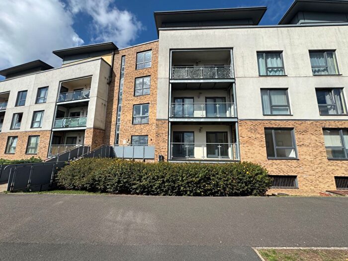 2 Bedroom Flat For Sale In Hammonds Drive, Peterborough, PE1