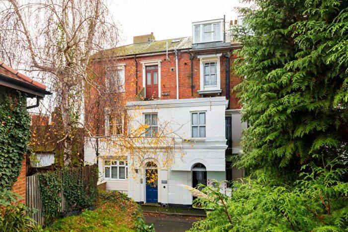 1 Bedroom Flat For Sale In Hillside Street, Hythe, CT21