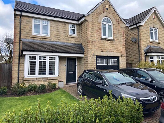 4 Bedroom Detached House For Sale In Burwood Fold, Queensbury, Bradford, BD13