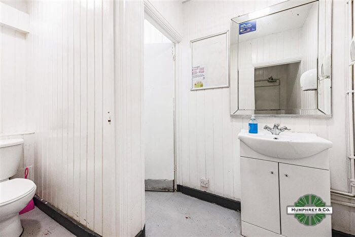 Property To Rent In St James's Street, London, E17
