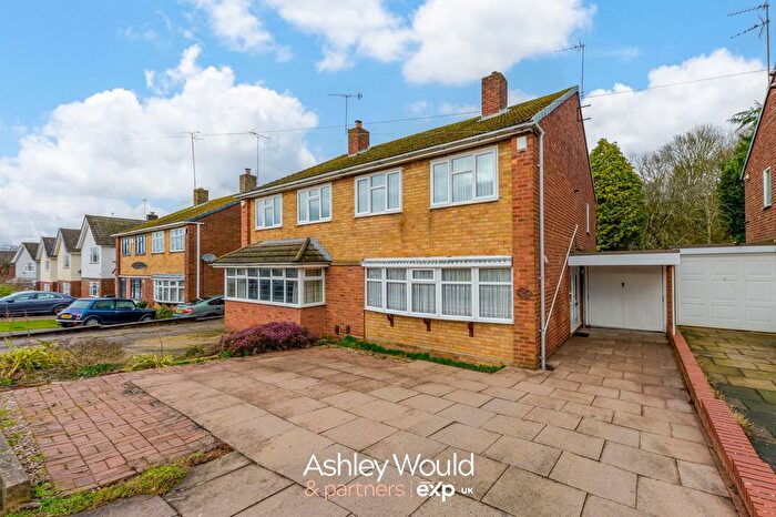 3 Bedroom Semi Detached House For Sale In Mayfield Road, Hurst Green, Halesowen, B62