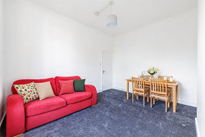 1 Bedroom Flat To Rent In Windsor Road, W5