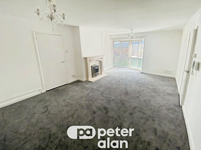 2 Bedroom Flat To Rent In Maes Brynna, Aberdare, CF44