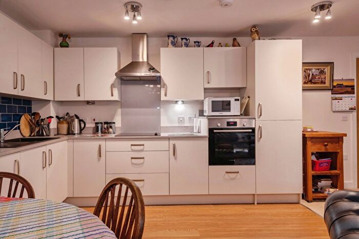 2 Bedroom Flat For Sale In South Street, Taunton, Somerset, TA1