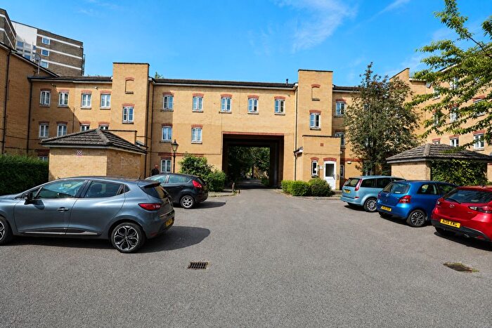 2 Bedroom Flat To Rent In Tallis Court, Kidman Close, Gidea Park, RM2