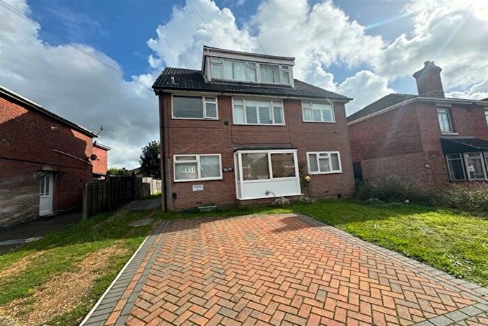 1 Bedroom Flat To Rent In Whites Road, Bitterne, SO19