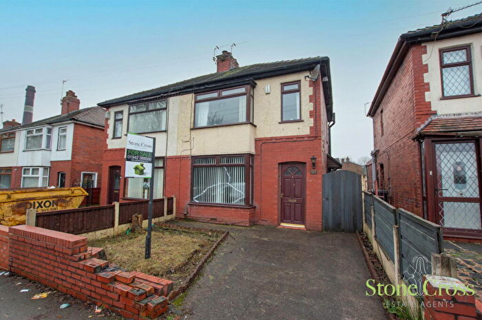 3 Bedroom Semi-Detached House For Sale In Flapper Fold Lane, Atherton, M46