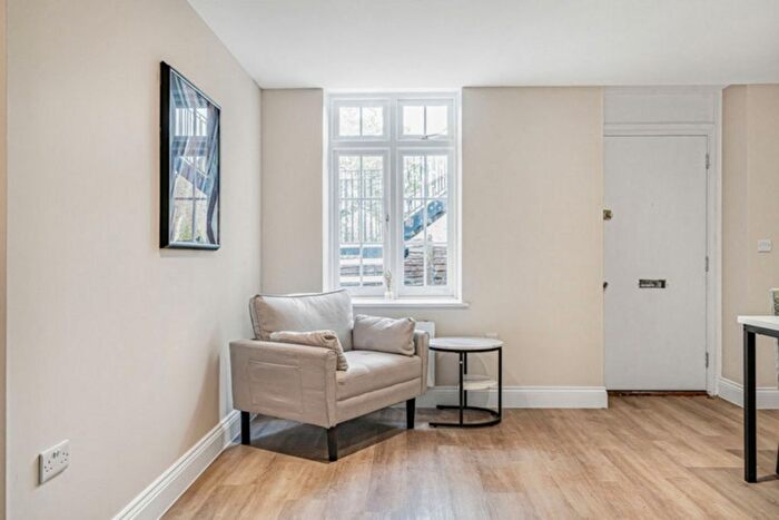 2 Bedroom Flat To Rent In Kent Road, Orpington, BR5
