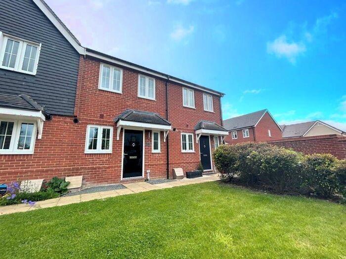 2 Bedroom Property To Rent In Mill Mead, Overton, Basingstoke, RG25