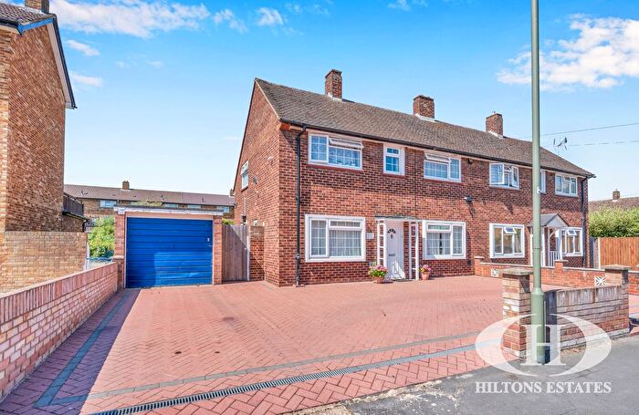 3 Bedroom Semi-Detached House For Sale In Viscount Road, Staines-Upon-Thames, TW19