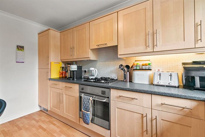 2 Bedroom Flat For Sale In Cornmill Court, Clydebank, G81