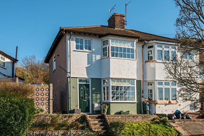 3 Bedroom End Of Terrace House For Sale In Commonwealth Way, London, SE2