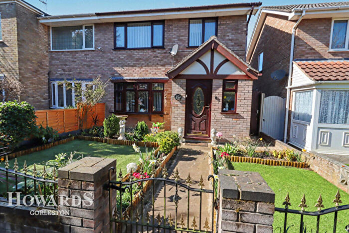 4 Bedroom Semi-Detached House For Sale In The Cove, Belton, NR31