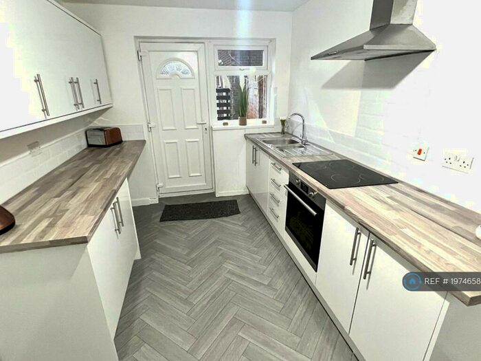 3 Bedroom End Of Terrace House To Rent In Arncliffe Place, Newton Aycliffe, DL5