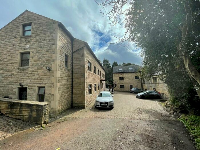2 Bedroom Flat To Rent In Woodleigh Hall Mews, Rawdon, Leeds, West Yorkshire, LS19