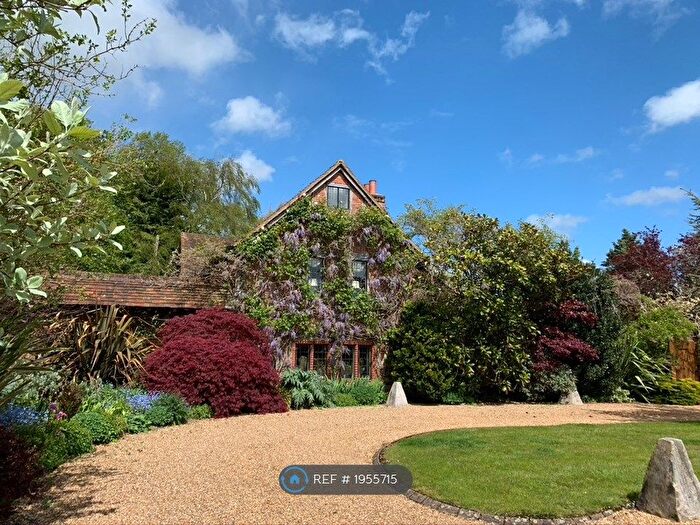 2 Bedroom Bungalow To Rent In Pednor, Chesham, HP5