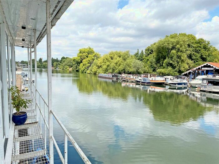 1 Bedroom Flat To Rent In Taggs Island, Hampton, TW12