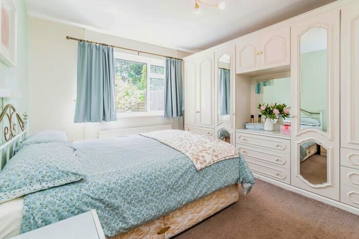 2 Bedroom Bungalow For Sale In Tower View, Croydon, CR0