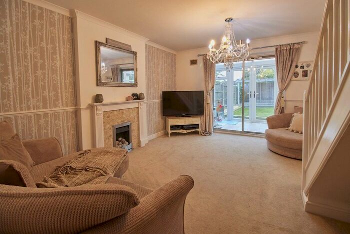 3 Bedroom Semi-Detached House To Rent In Brosdale Drive, Hinckley, LE10