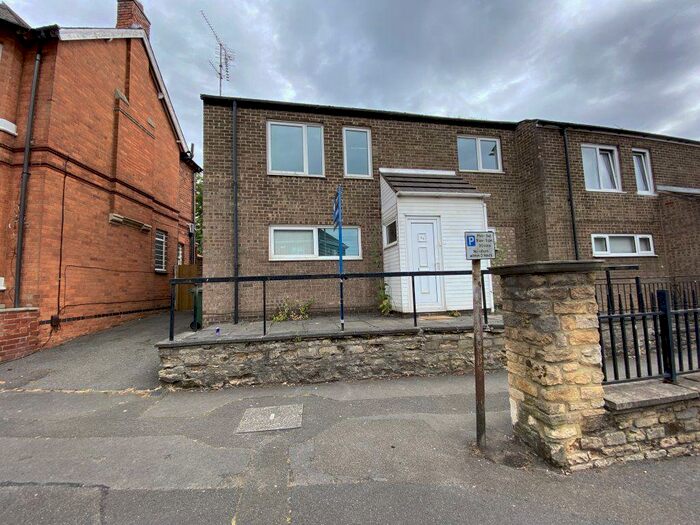 3 Bedroom Terraced House To Rent In High Street, Corby, NN17