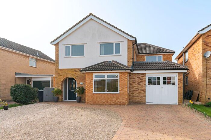 4 Bedroom Detached House For Sale In Rookery Close, Shippon, OX13