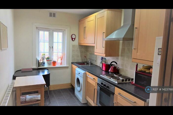 2 Bedroom Flat To Rent In Brantford Street, Leeds, LS7