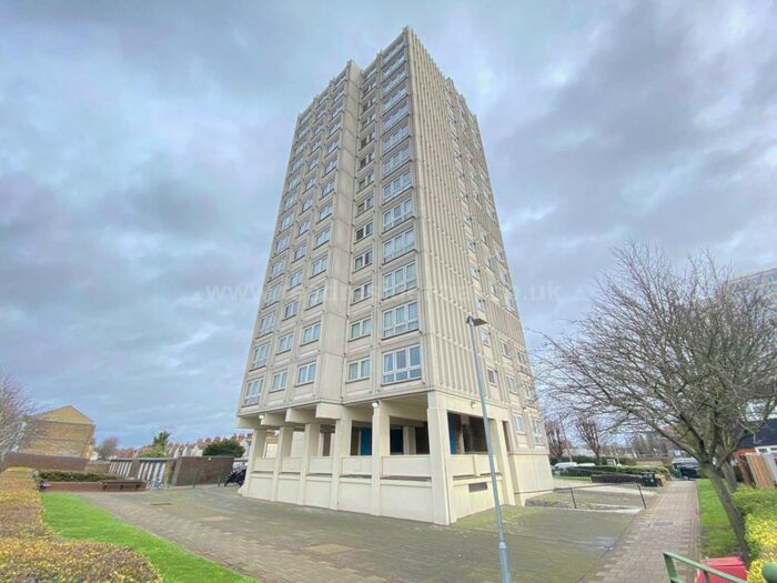1 Bedroom Apartment To Rent In Salisbury Ave, Westcliff On Sea, SS0