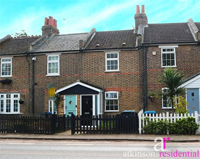 3 Bedroom Terraced House For Sale In The Ridgeway, Enfield, Middlesex, EN2