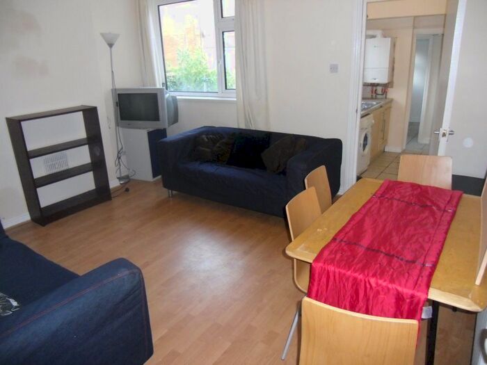 5 Bedroom Property To Rent In Dawlish Road, Selly Oak, Birmingham, B29