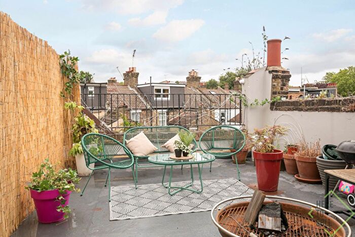 1 Bedroom Flat To Rent In Kenworthy Road, Hackney, E9
