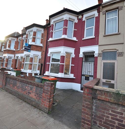 3 Bedroom Terraced House For Sale In Dersingham Avenue, London, E12