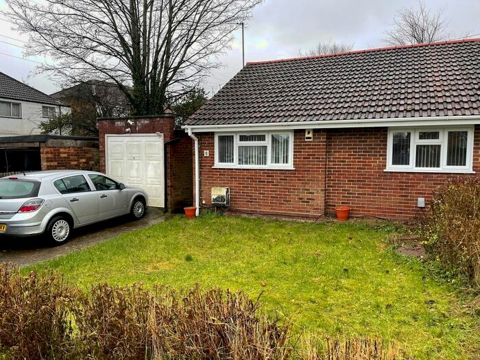 3 Bedroom Bungalow To Rent In Ripley Road, Luton, LU4