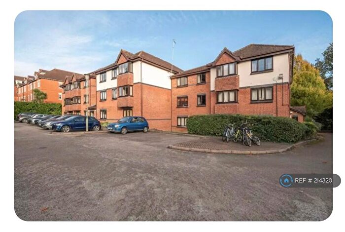 1 Bedroom Flat To Rent In Wildbank Court, Woking, GU22