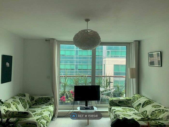 2 Bedroom Flat To Rent In St George Wharf, London, SW8