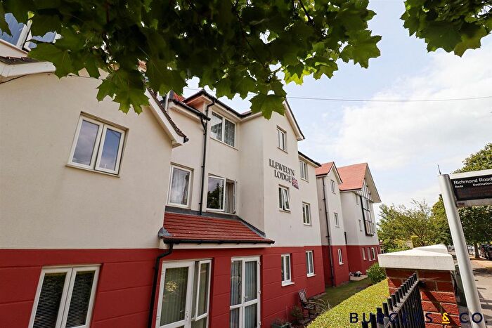 1 Bedroom Flat For Sale In Cooden Drive, Bexhill-On-Sea, TN39