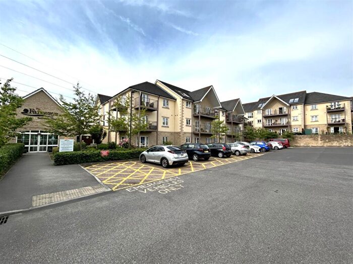 1 Bedroom Flat For Sale In Malmesbury Road, Chippenham, SN15