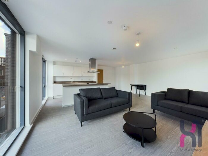 3 Bedroom Town House To Rent In -Bedroom Townhouse, Landmark, Oldfield Road, Manchester, Greater Manchester, M5