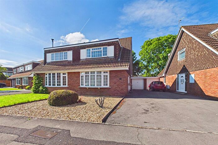 2 Bedroom Semi-Detached House For Sale In Kingston Avenue, Clevedon, BS21