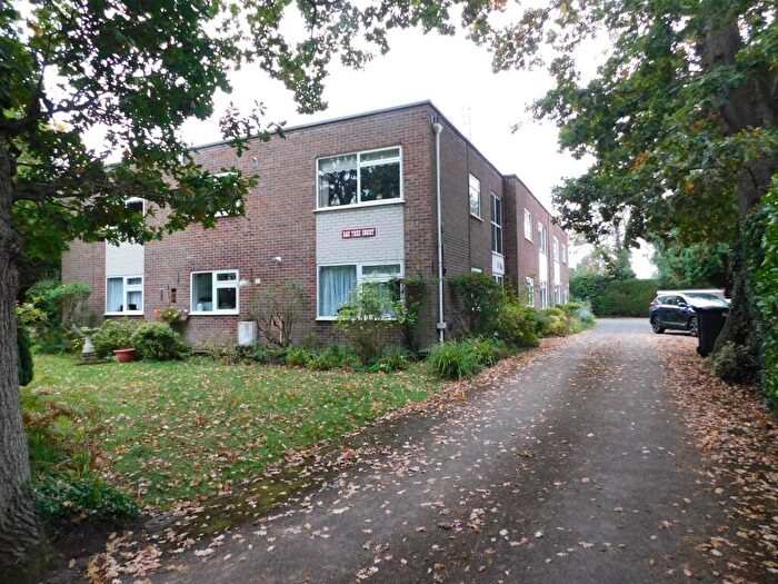 2 Bedroom Flat For Sale In Stour Way, Christchurch, BH23