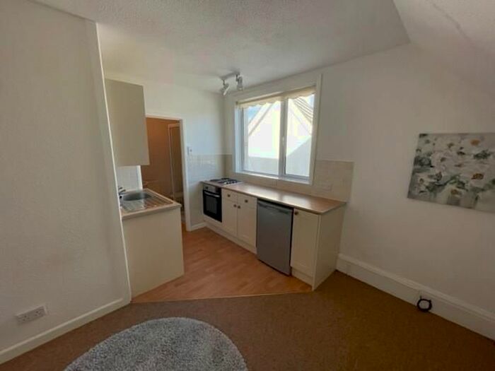 1 Bedroom Flat To Rent In Warefield Road, Paignton TQ3