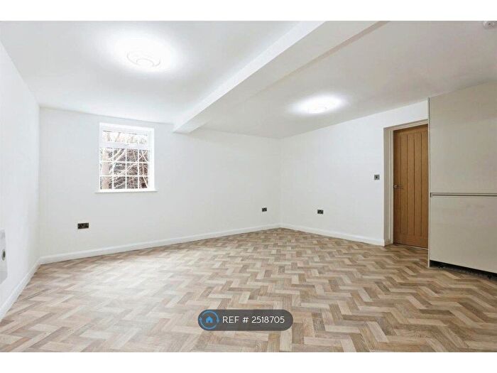 1 Bedroom Flat To Rent In Boughton Road, Rugby, CV21