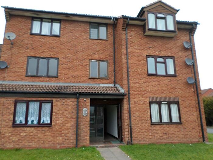 2 Bedroom Flat To Rent In Circuit Close, Willenhall, WV13