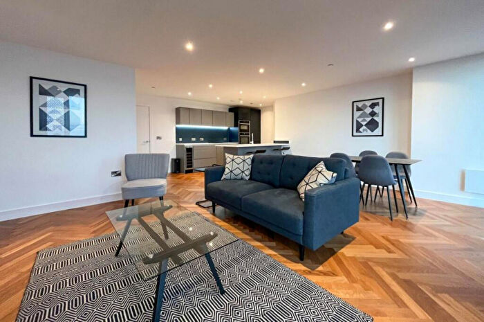 2 Bedroom Apartment To Rent In Peppercorn Court, London, E14