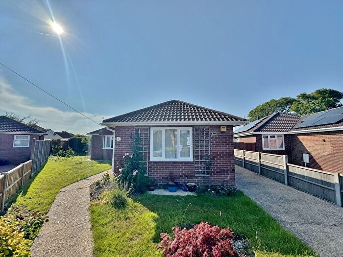 3 Bedroom Detached Bungalow For Sale In Friars Pond Road, Catisfield, PO15