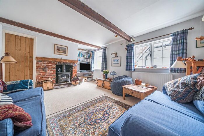 3 Bedroom Link Detached House For Sale In West Street, Titchfield, Fareham, PO14